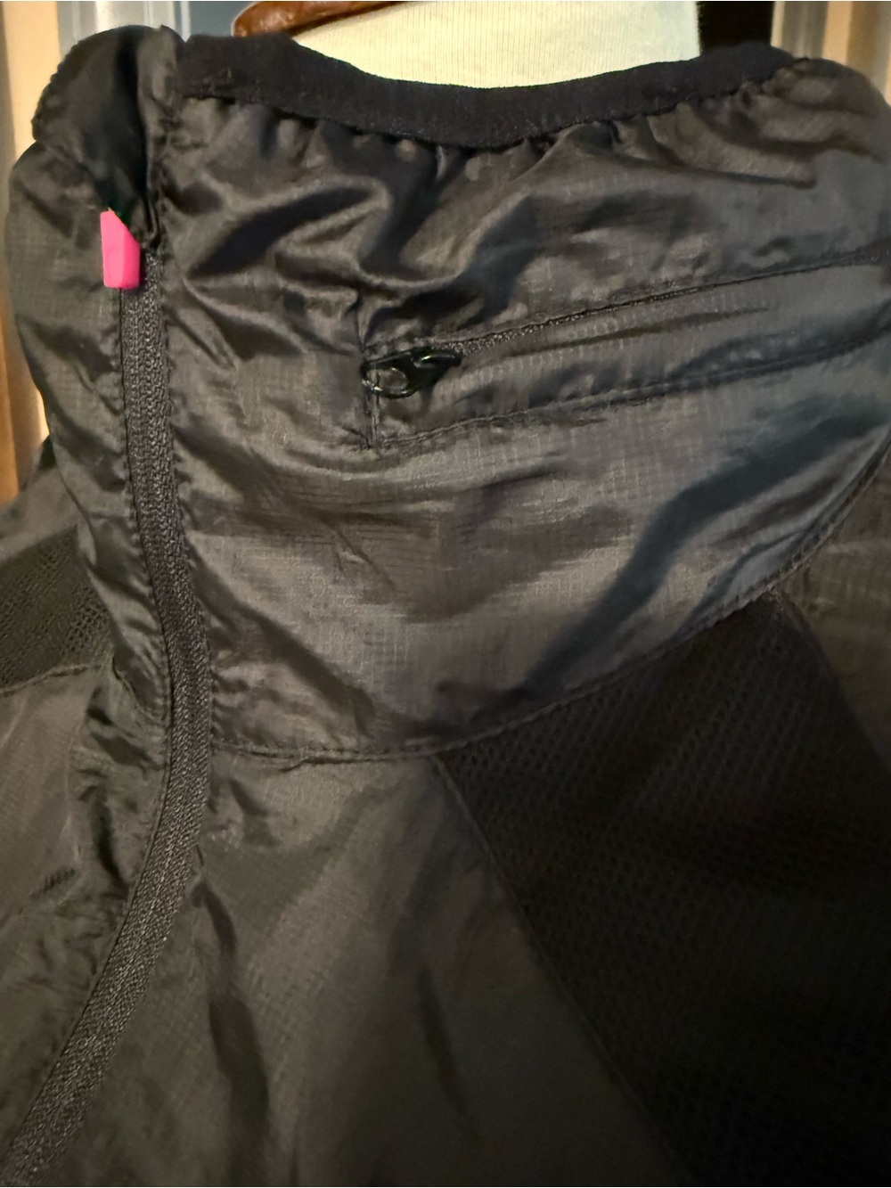 Zyia Active Women's Black Trainer Hooded Vest Windbreaker Packable - Picture 9 of 14